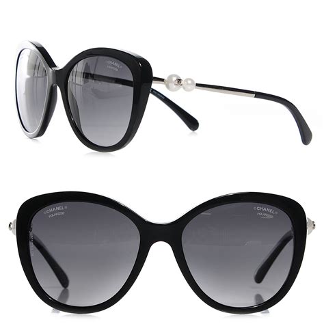 chanel sonnenbrille mit perlen|Chanel sunglasses with on side.